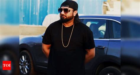Rapper Yo Yo Honey Singh Booked For Using ‘vulgar Lyrics In ‘makhna Song Hindi Movie News