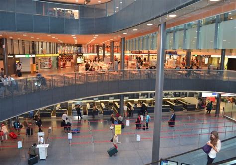 Explore zürich's sunrise and sunset, moonrise and moonset. Zürich Airport - AirportCheck.nl