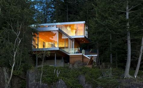 The pavilion is a completely environmental house, responding to its local and global context and climate, says sam cooper, director of e2 architecture and interiors, who built the house for his. 12 Spectacular Eco Friendly Modern House Designs on Lakes