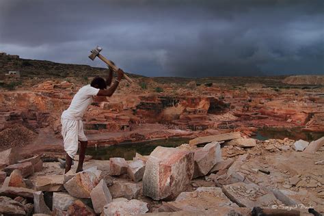 Quarry Worker And His Sledge Hammer Incredible India A P Flickr