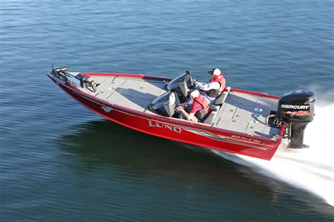 Lund 202 Pro-V GL - 20 foot Walleye Tournament Fishing Boat | Aluminum