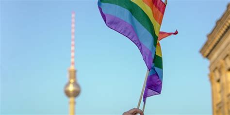 Mit blick auf ausufernde partys in berliner parks hat die. Berlin Pride: Alle Infos zur CSD-Saison 2021 — www ...