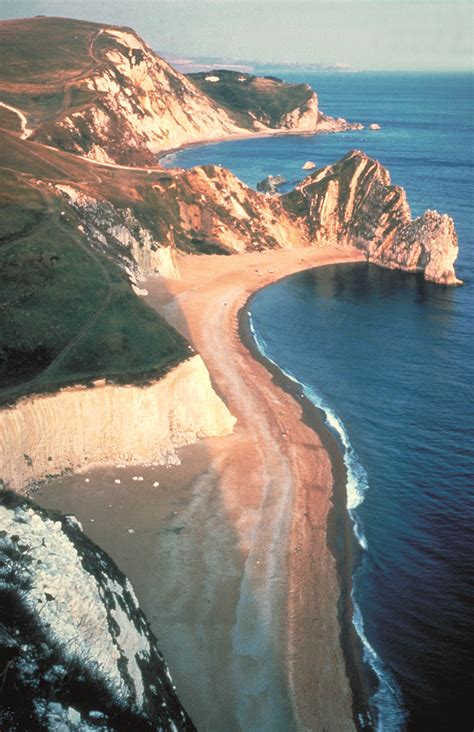 Visit the Jurassic coast from Meadowbank Holidays