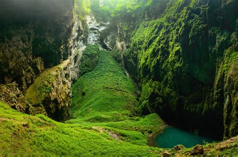 Propast macocha, literally the stepmother abyss), also known as the macocha gorge, is a sinkhole in the moravian karst cave system of the czech republic located north of the city of brno, near the town of blansko. Kudy z nudy - Propast Macocha s vyhlídkovými můstky