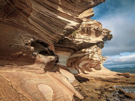 The Tasmania Painted Cliffs On Maria Island Are Spectacular