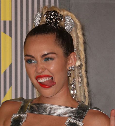Miley Cyrus To Tour With The Flaming Lips