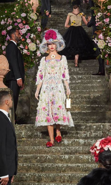 Hanny Peschanel Walking Dolce Gabbana Alta Moda Show Mirrrs Models
