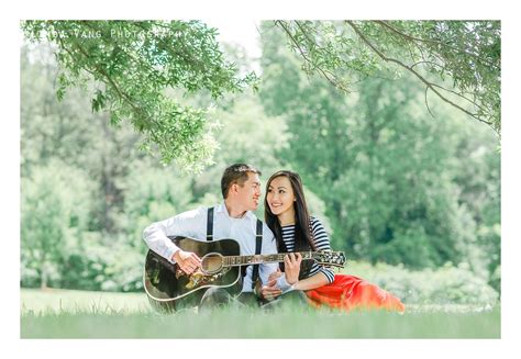 hmong-couple-guitar-pose-creative-photography,-photography-inspiration,-couples