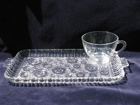 Four vintage 1930s pressed glass plates, federal glass columbia pattern. Colonial Lady bullseye sandwich pattern vintage pressed ...