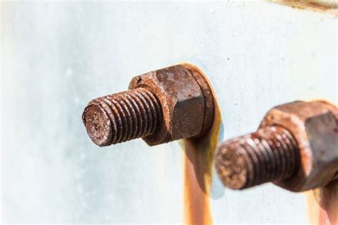 How To Loosen Rusted Bolts Best Home Remedies Az Rust