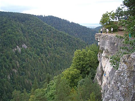 Slowakije ligt in het hart van europa, ingeklemd tussen tsjechië, polen, oekraïne, oostenrijk en slowakije is een gastvrij land, maar doordat het een jong land is, is het toerisme in het land nog niet. Weekendhike Special Event: Slowakije