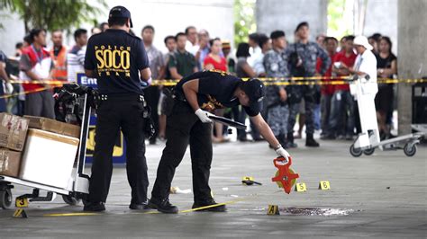 Gunman Kills Mayor And 3 Others At Manila Airport The Boston Globe
