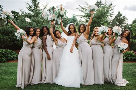 6 Wedding Party Poses To Add To Your Photography Shot List Saphire
