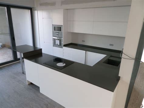 Topes de cocina en silestone, quarzos, granitos, dexton. Foto: Encimera de Cocina en Silestone Cemento Spa de ...