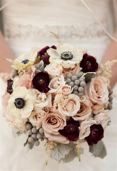 22 Smoking Hot Winter Wedding Bouquets You Cant Resist