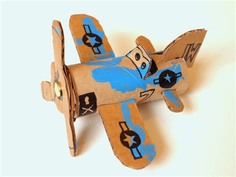 Avião De Material Reciclado