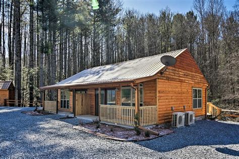 Roan mountain cabins near roan mountain state park in the roan highlands. NEW! Cozy Roan Mountain Cabin w/Deck, Walk to Town UPDATED ...