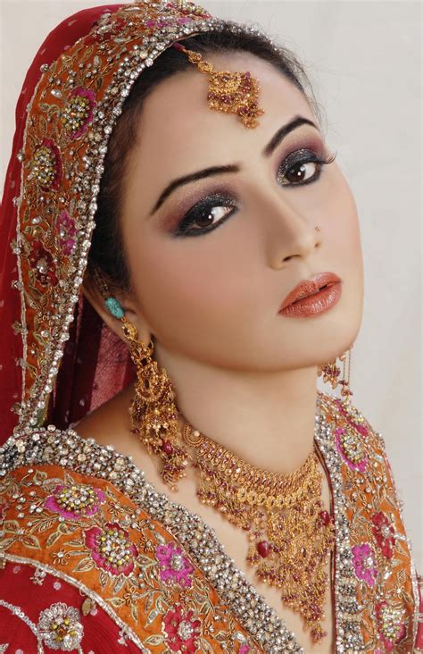 Today's news headlines, breaking news & latest news from india and world, news from politics, sports, business, arts and entertainment. New Bridal Makeup in India | Latest Indian makeup trends ...