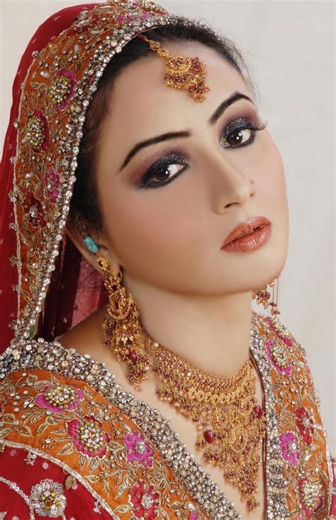 Follow the latest news with cointele. New Bridal Makeup in India | Latest Indian makeup trends ...