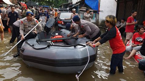 Mengawal aktiviti manusia banjir kilat yang berlaku terutamanya di bandar disebabkan. Langkah Terukur KLHK Atasi Banjir Jabodetabek, Jawa Barat ...