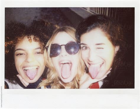 Girlfriends Showing Tongues At Camera In Close Up By Guille Faingold