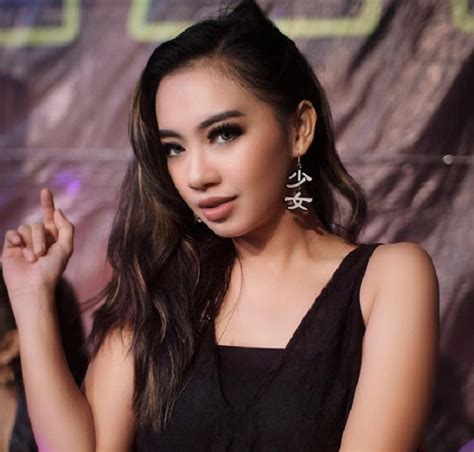 Biodata Rena KDI Penyanyi Cantik Dilengkapi Umur Karir Instagram