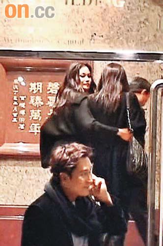 水區 劇集綜合吹水區 音樂娛樂吹水區 電影娛樂吹水區 戀愛物語 婚禮甜品屋 海外生活版 打工仔樂園 虛擬寵物討論區 提問及教學區 裝備物品. 陳敏之由馬德鐘太太攬實走入大廈內，而馬德鐘則在外面打電話。