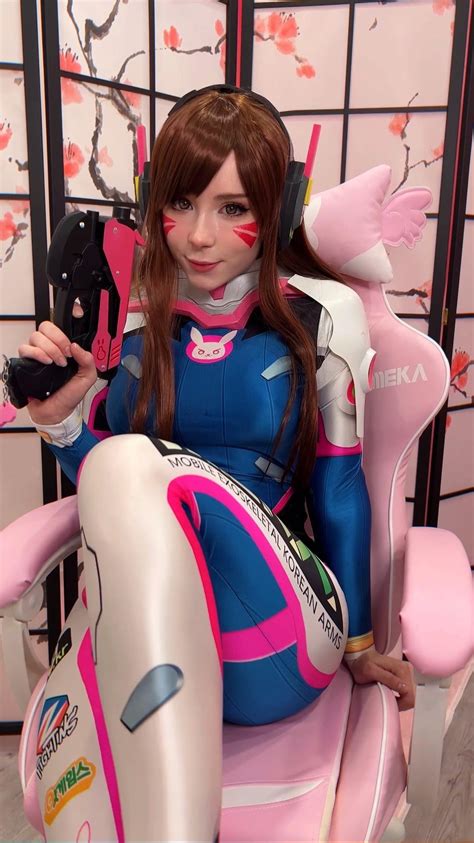 Dva From Overwatch Cosplay By Sweetiefox Rcawwsplay
