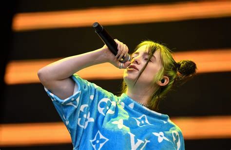 Yr Old Billie Eilish Strips Down In Video At Concert To Criticise