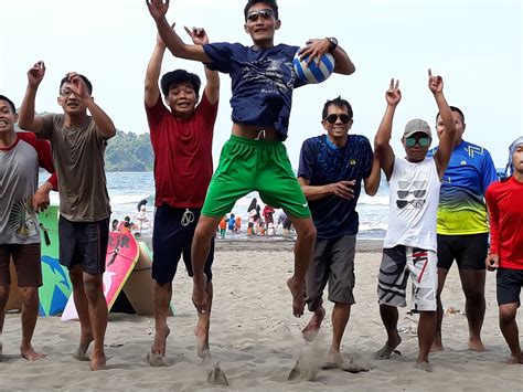 Arti saranghaeyo adalah sebuah ucapan atau kosakata untuk mengungkapkan rasa sayang aku cinta kamu dalam bahasa korea. tentang bahasa Indonesia