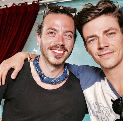 Grant And His Brother Tyler At Sdcc 2017 Grant Gustin Supergirl And