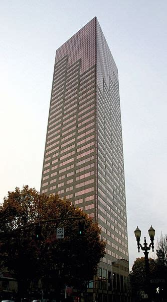Keybank hollywood branch is one of the 1104 offices of the bank and has been serving the financial needs of their customers in portland, multnomah county, oregon for over 10 years. Us bank tower, Tower, Skyscraper
