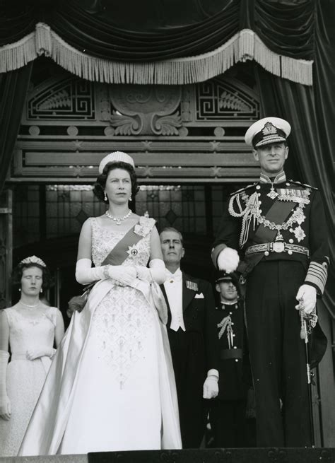 From his service during world war ii, to his 73 years alongside the queen, and his entire life in the public eye — prince philip gladly dedicated himself to. File:Queen Elizabeth II and Duke of Edinburgh 1963.jpg - Wikimedia Commons