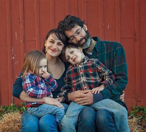 Attachment Parenting Mom Extraordinaire - Positive Parenting