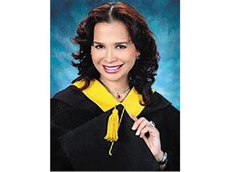 In Photos Celebrities Who Got Their College Degree At 30 Gma Entertainment