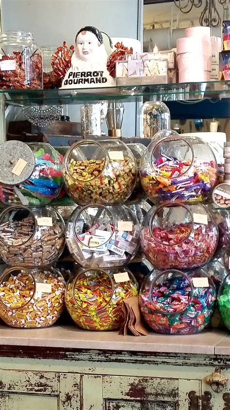 Old Fashion Candy In Cute Candy Store In Savannahn Ga Candy Store