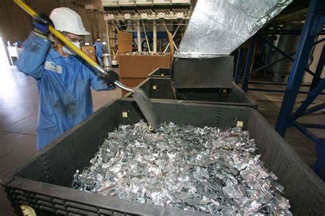 There are two main types of physical credit cards: In Pictures: e-waste recycling plants around the globe - PC & Tech Authority
