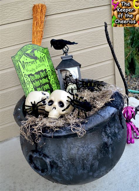 In this diy you will harvest vegetables from polymer clay and fruit out of felt. DIY Halloween Cauldron - The Keeper of the Cheerios