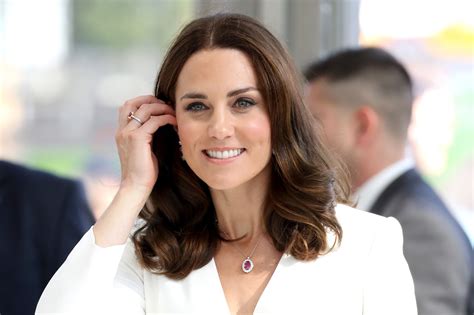 Kate Middleton Admits She S Not Perfect Says It S Just The Makeup Glamour