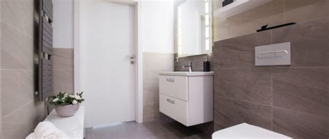 Richtig lüften im Bad ohne Fenster: Tipps & Tricks