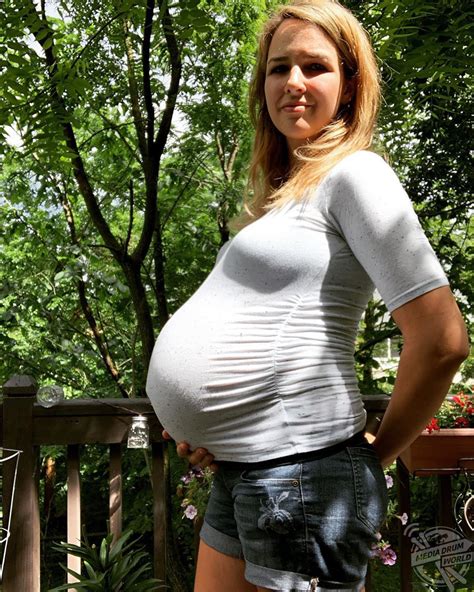 Pregnant With Quadruplets Belly Week By Week