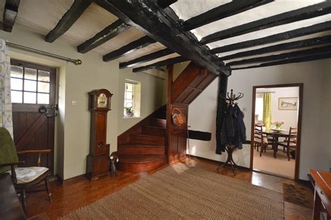 Inside Thatched Cottages Derbyshire Live