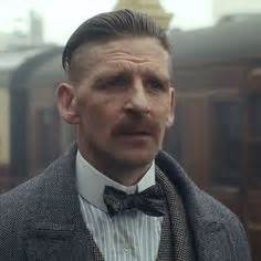 However, arthur's hair is shaved significantly shorter on the sides and back, making it a. Arthur Shelby | Peaky Blinders … | haircut | Peaky blinder ...