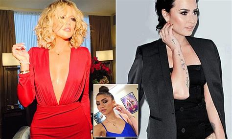 Craze For T Rex Hands Sees Celebrities Including The Kardashians In The