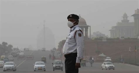 Delhi Wakes Up To Worst Pollution Level Of The Season As Aqi Touches 499 Remains In Severe