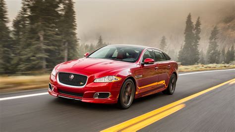 Gambar Mobil Sport Keren Jaguar XJL