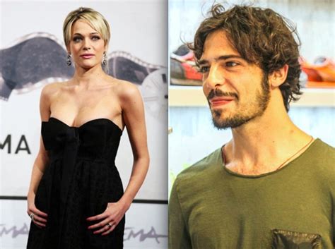 Lutto nella famiglia di marco bocci e laura chiatti. Laura Chiatti e Marco Bocci presto sposi...molto presto ...