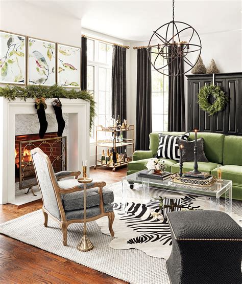 It's very rich in color! Holiday Color Trend: Black, White, and Green | How to Decorate