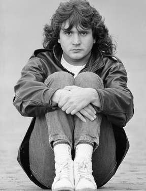 A playlist featuring daniel balavoine, robert charlebois and maurane. Ces stars fauchées en pleine gloire | Daniel balavoine ...