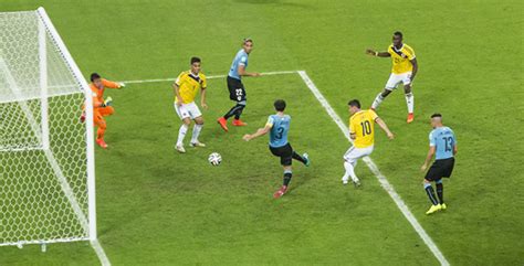 Colombia complicó a brasil en el debut en el cuadrangular. Cinco goles de la Selección Colombia que te erizarán